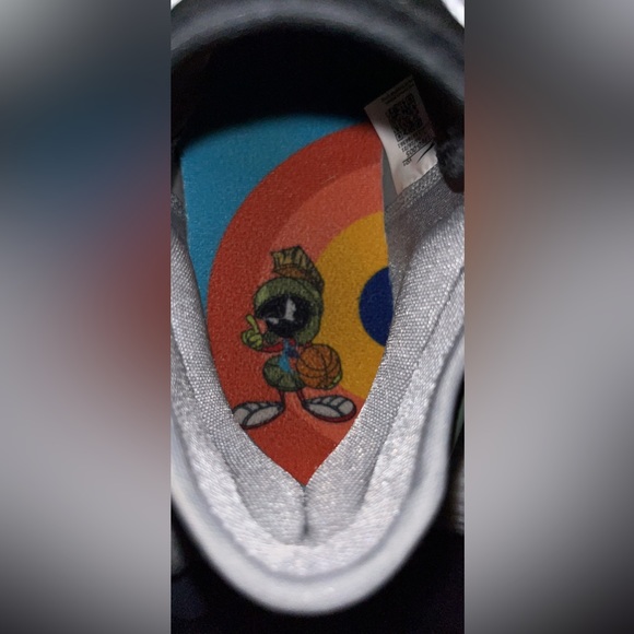 Lebron tune squad shoes - Picture 8 of 9